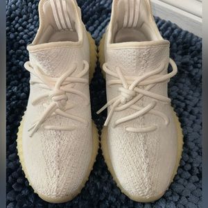 adidas Yeezy Boost 350 in cream in very good condition. ❤️